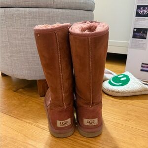 UGG RED Suede Boots